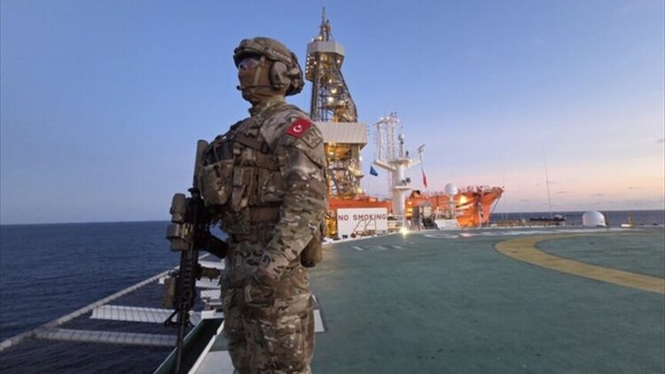 Mehmetçik, Somali’deki Türk gemilerine refakat ve karakol desteğini sürdürüyor